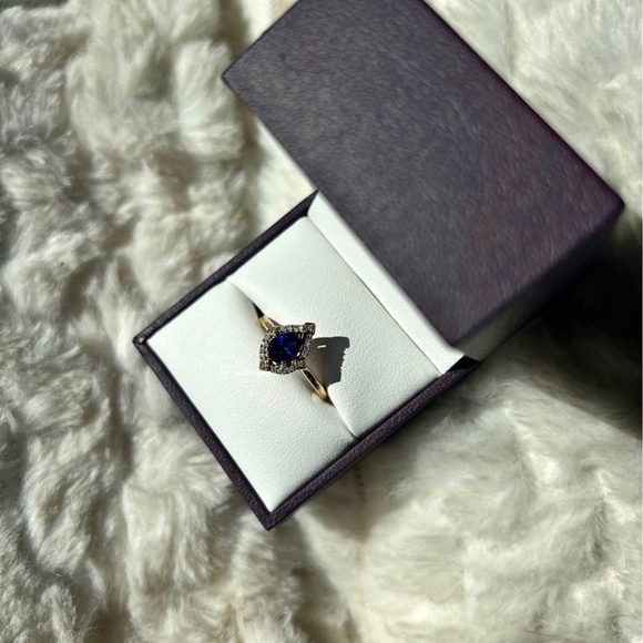 10k gold sapphire ring - Picture 3 of 3